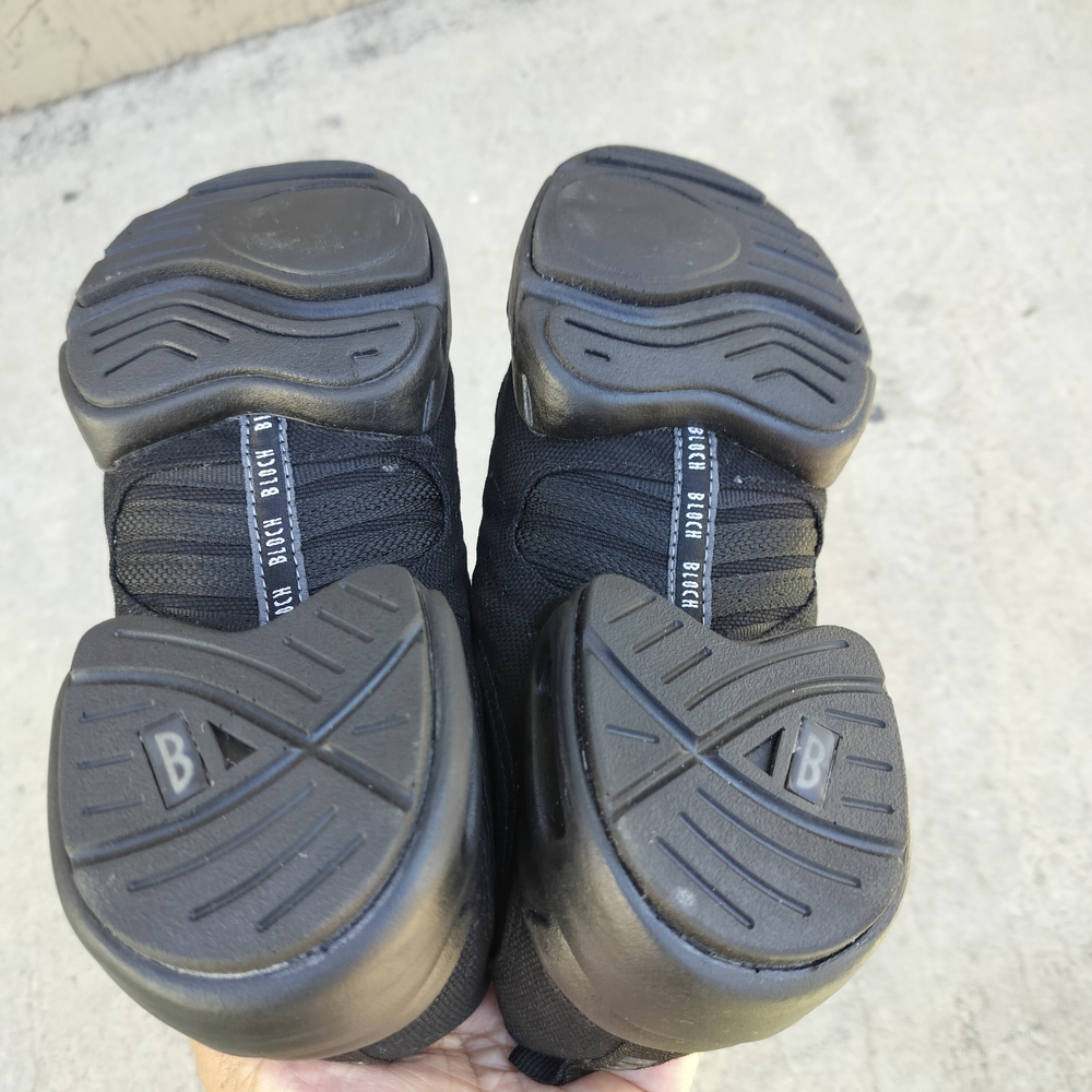 Bloch Boost Canvas Split Sole Dance Sneakers. - image 6